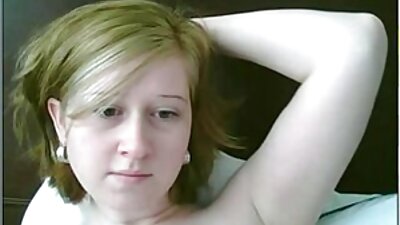 Оголена жінка дивитись фільми онлайн безкоштовно порно загоряє топлес біля моря