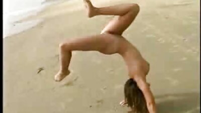 Секс порно безкоштовно без реєстрації на відкритому повітрі на нудистському пляжі в надії, що вас побачать траханим